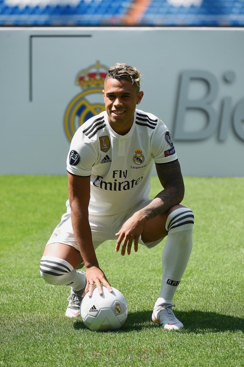 皇马官方:迪亚斯被球迷票选为队内2月最佳 皇马官方:迪亚斯被球迷票选为队内2月最佳